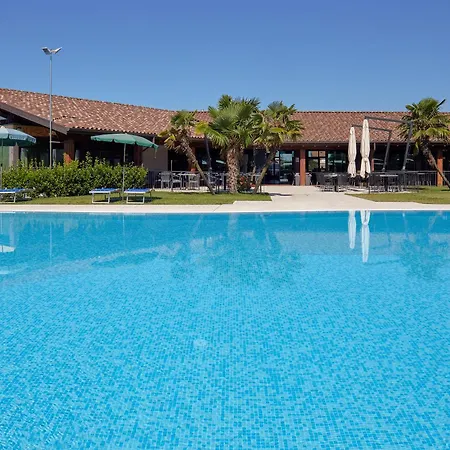 فندق Quaranta Tommasi Wine & Thermal